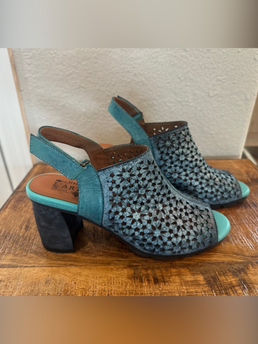 L’Artiste Tammie Blue Turquoise Genuine Leather Cutout Slingback Heels EU 40